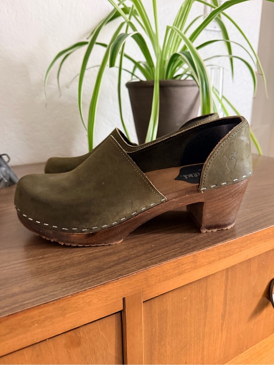 Sandgrens Shoes - Olive Green Leather Clog Mules with Wooden Heel